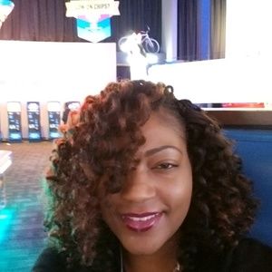 Meet your Posher, Latoya